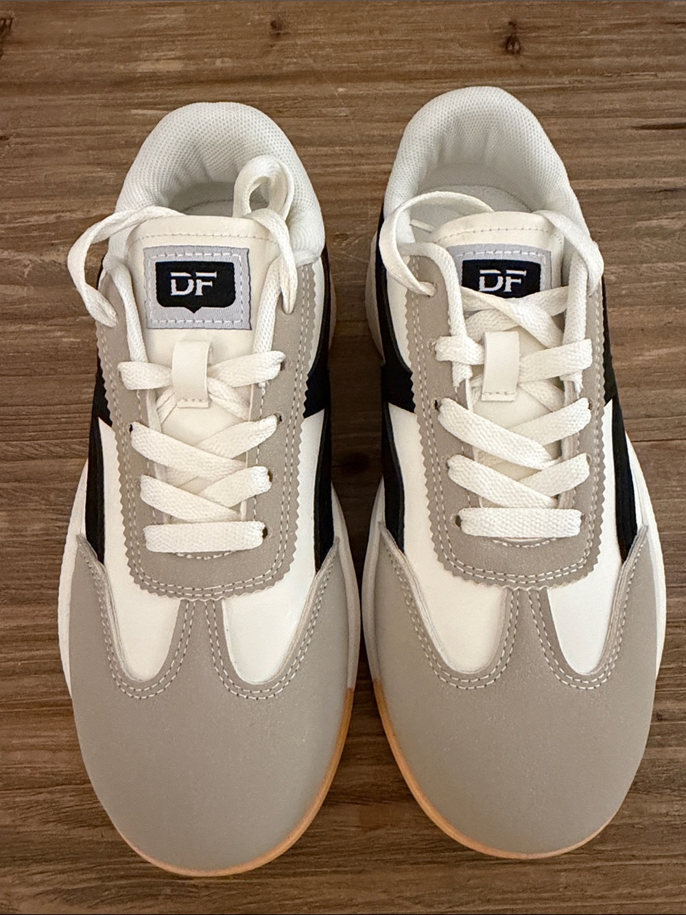 De Florance DF Cloudea low-top sneakers featuring a di